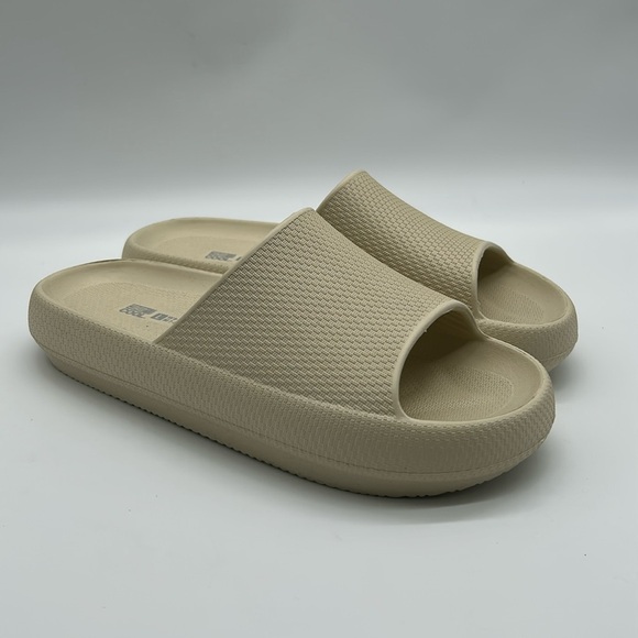 2363- 32 Degrees Cool Cushion Slide Sandals Tan Size W9-10 / M7-8 NWT - Picture 2 of 10